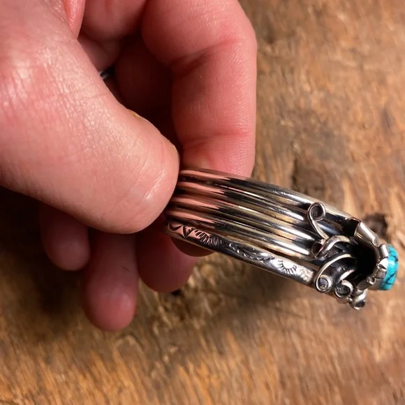 NAVAJO CUFF BRACELET by Tom Willeto, signed, sterling silver and turquoise - Picture 6 of 17